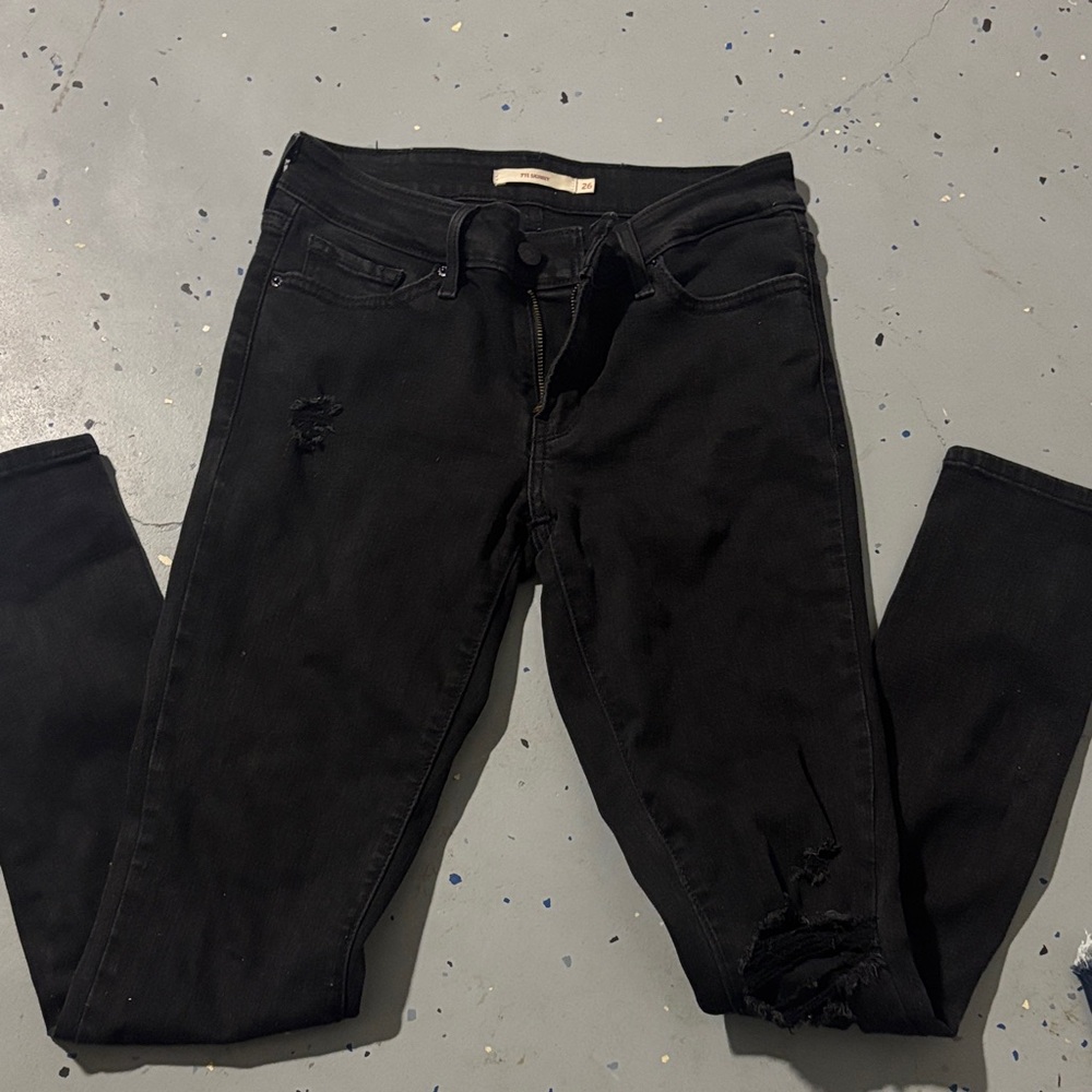 Women's Black Distressed Jeans Levi’s size 26 711 skinny